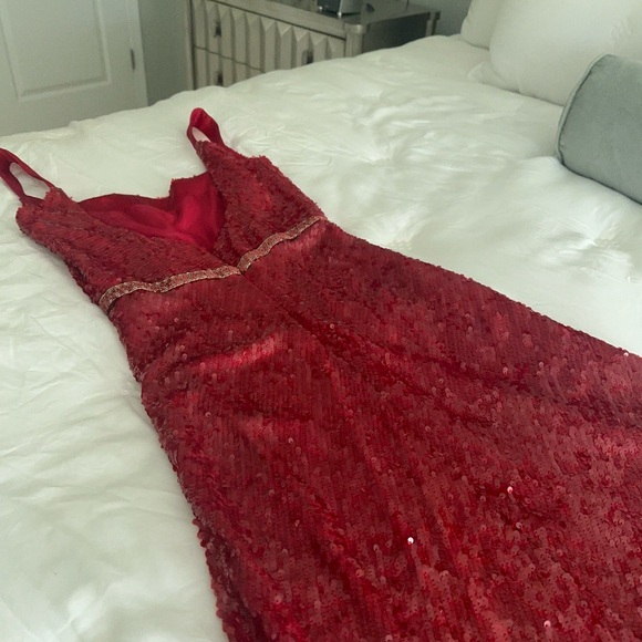 Markarian Moda Operandi Exclusive Sequined Midi Dress - Picture 11 of 14